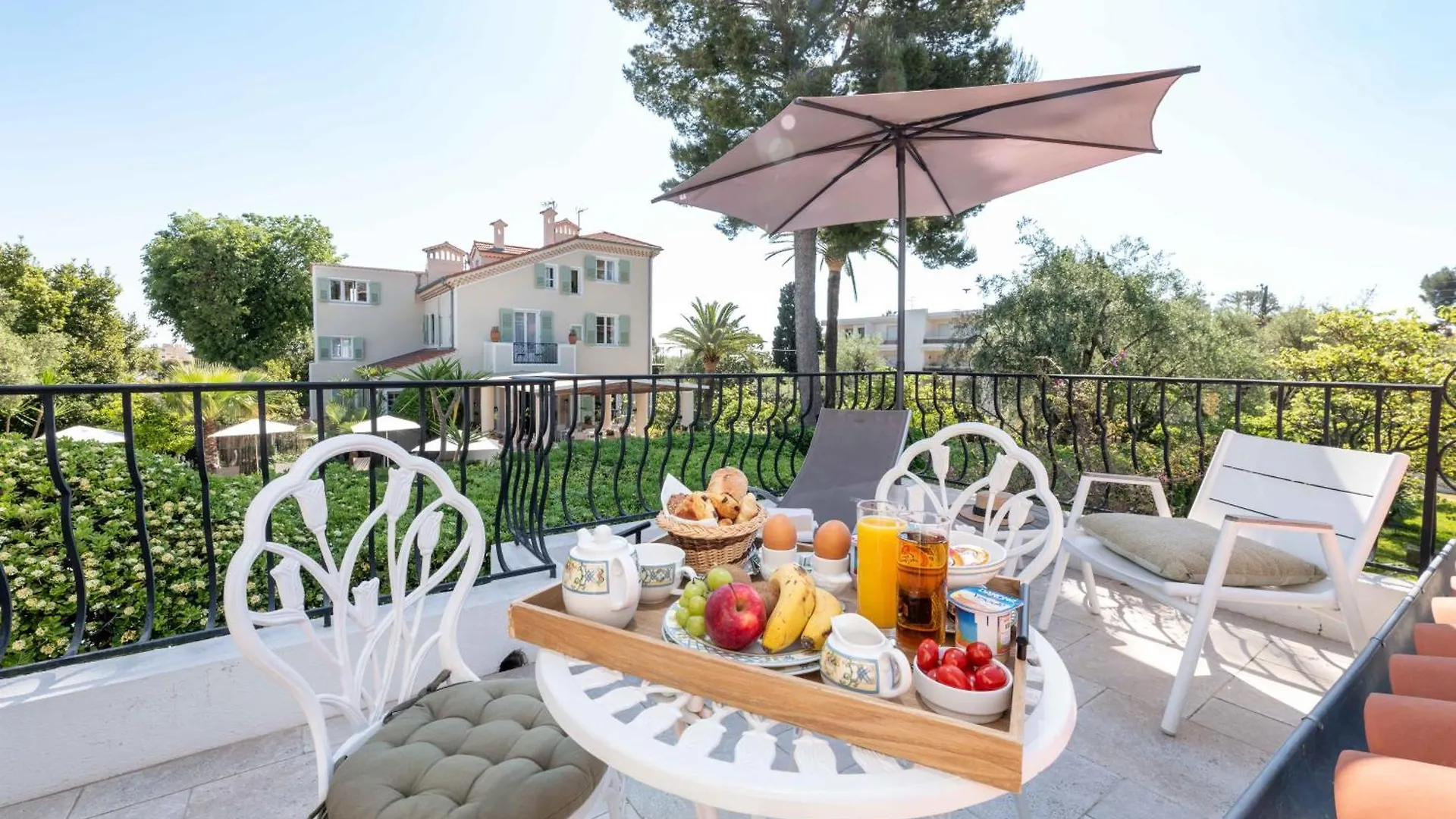 ***  Hotel Mas Djoliba Antibes France