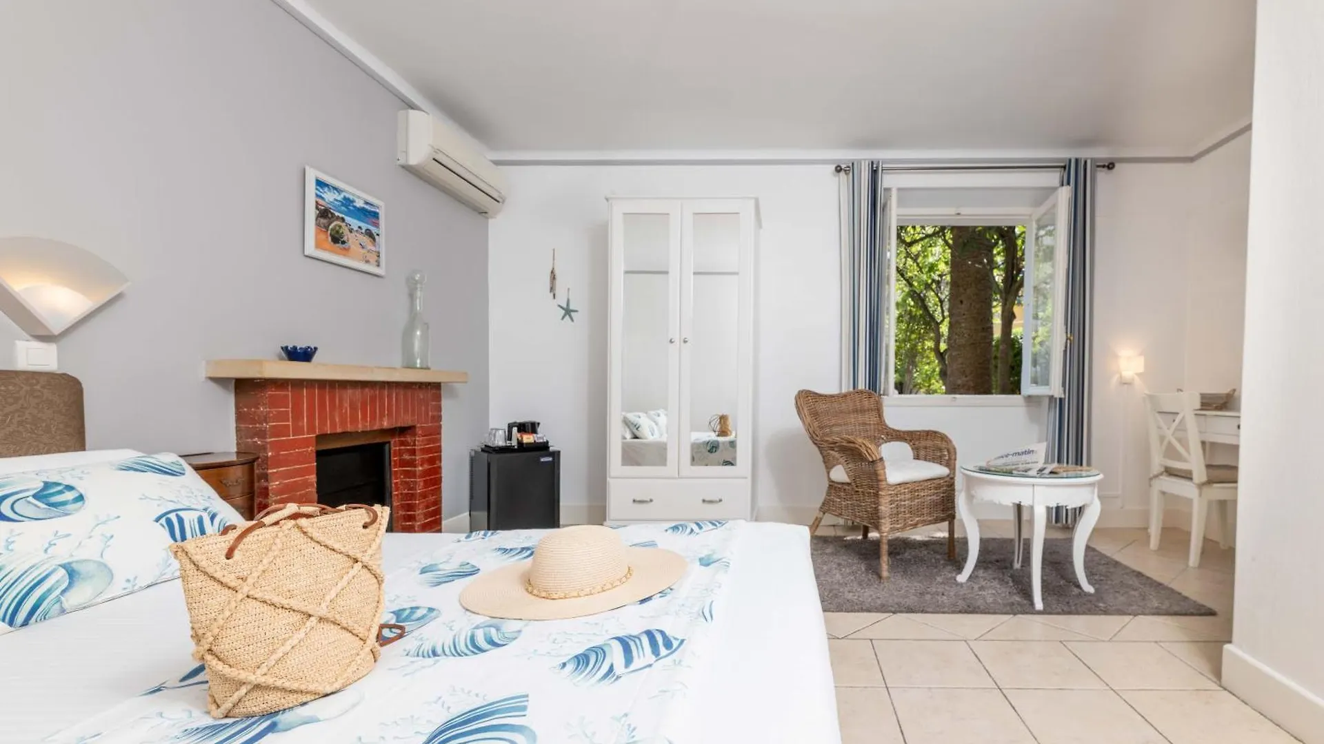 Hotel Mas Djoliba Antibes 3*,  France