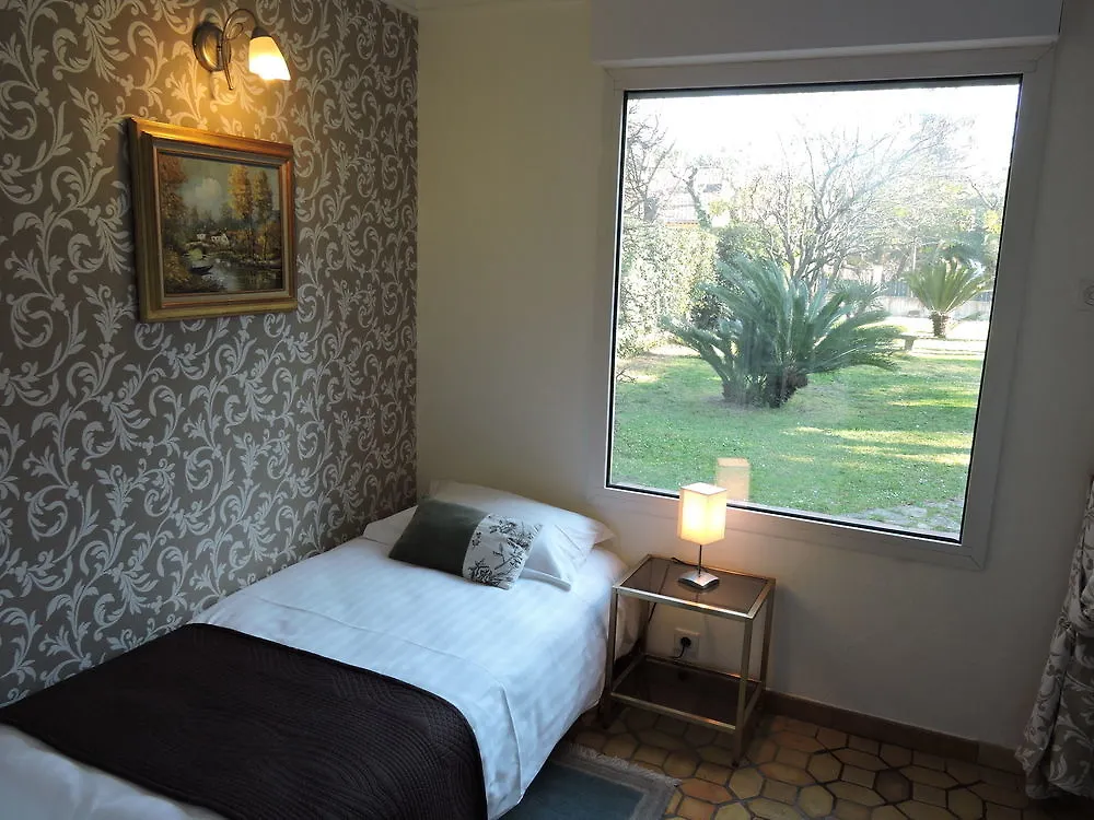 ***  Hotel Mas Djoliba Antibes France
