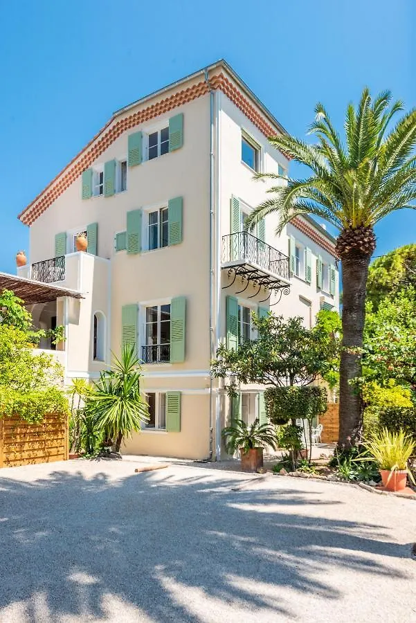 Mas Djoliba Hotell Antibes 3*,